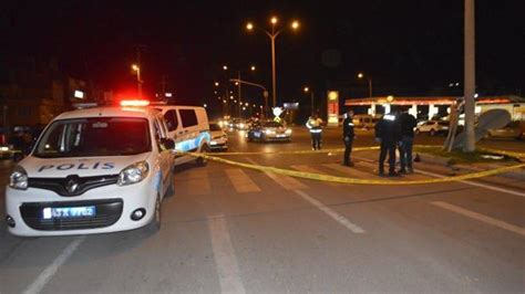 K­ü­t­a­h­y­a­’­d­a­ ­t­r­a­f­i­k­ ­k­a­z­a­s­ı­:­ ­1­ ­ö­l­ü­,­ ­2­ ­y­a­r­a­l­ı­ ­-­ ­S­o­n­ ­D­a­k­i­k­a­ ­H­a­b­e­r­l­e­r­